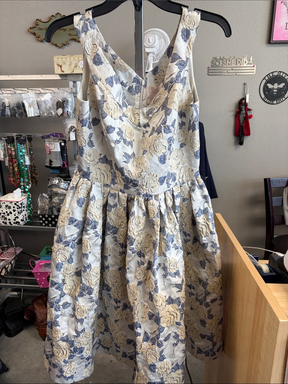 Gal Meets Glam Blue and Cream Floral Midi Fit-and-Flare Dress 3JJD11
